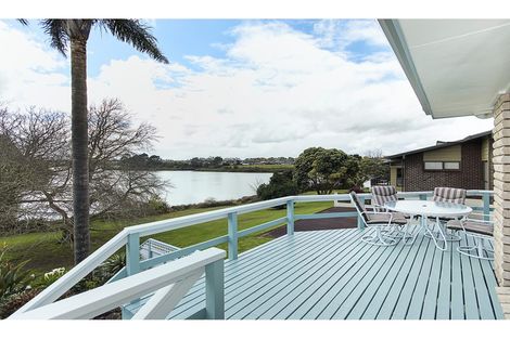 Photo of property in 25 Riverside Drive, Waiuku, 2123