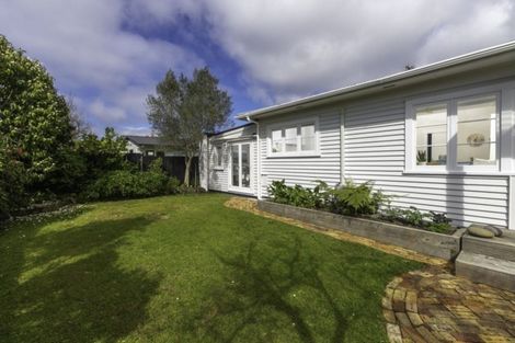 Photo of property in 43b Walmer Road, Point Chevalier, Auckland, 1022