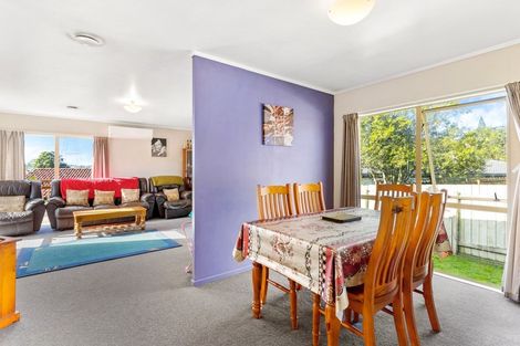 Photo of property in 22 Broadfield Street, Massey, Auckland, 0614