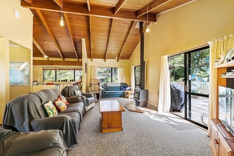 Photo of property in 2a Parklands Avenue, Swanson, Auckland, 0612