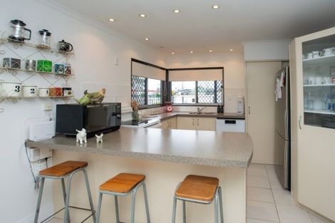 Photo of property in 2 Avenue Road, Greenmeadows, Napier, 4112