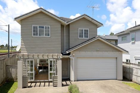 Photo of property in 36 Mulvaney Crescent, Henderson, Auckland, 0612
