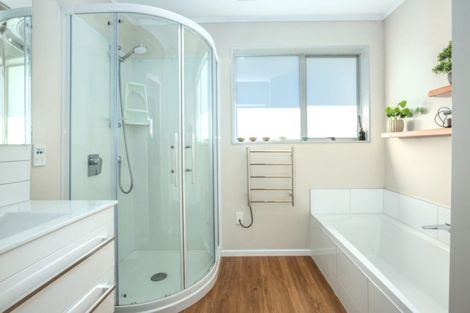 Photo of property in 445 Warspite Avenue, Ascot Park, Porirua, 5024