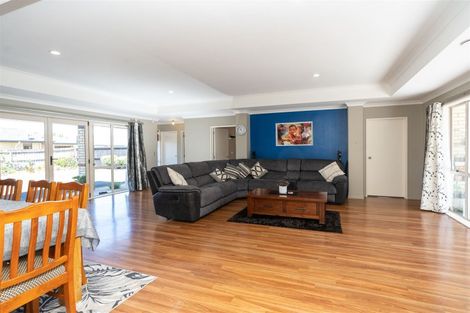 Photo of property in 8 Rochford Court, Hamilton East, Hamilton, 3216