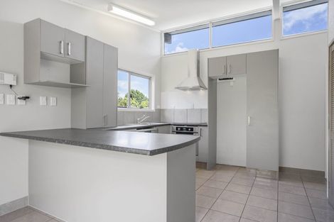 Photo of property in 58 Cascades Road, Pakuranga Heights, Auckland, 2010