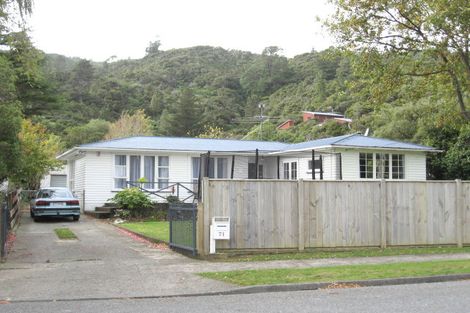 Photo of property in 71 Horoeka Street, Stokes Valley, Lower Hutt, 5019