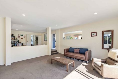 Photo of property in 18 Tyrico Close, Unsworth Heights, Auckland, 0632