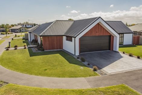 Photo of property in 6 Catchpole Place, Woodend, 7610