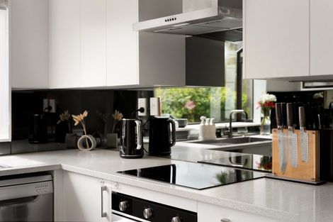 Photo of property in 80b Aviemore Drive, Highland Park, Auckland, 2010