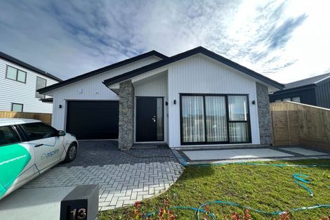 Photo of property in 13 Cara Avenue, Kumeu, 0810