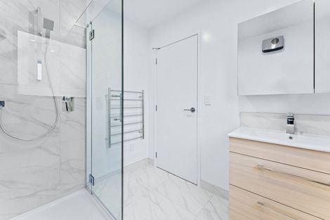 Photo of property in 11/10 Fathom Place, Te Atatu Peninsula, Auckland, 0610