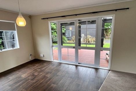 Photo of property in 2/34 Sandgate Avenue, Botany Downs, Auckland, 2010