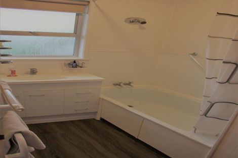 Photo of property in 2/1 Bodi Place, Te Atatu South, Auckland, 0610