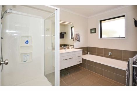 Photo of property in 16 Access Heights, Kerikeri, 0230