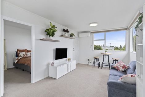 Photo of property in 1/49 Simkin Avenue, St Johns, Auckland, 1072