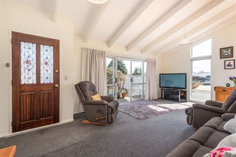 Photo of property in 87 Dunbarton Street, Redwood, Christchurch, 8051