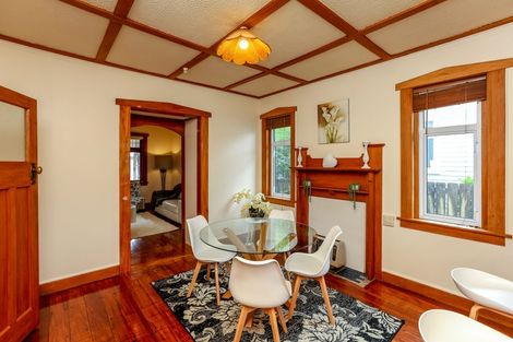 Photo of property in 5 Huatoki Street, Vogeltown, New Plymouth, 4310