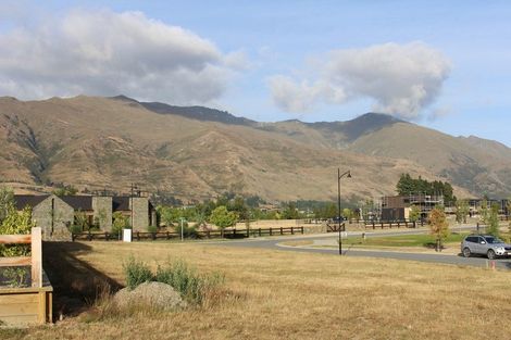 Photo of property in 6 Doug Ledgerwood Drive, Wanaka, 9305