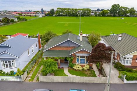 Photo of property in 239 Macandrew Road, Forbury, Dunedin, 9012