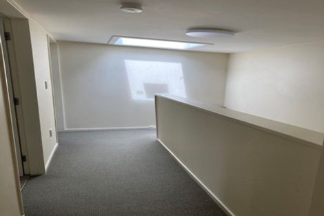 Photo of property in 2/39 Onslow Road, Khandallah, Wellington, 6035