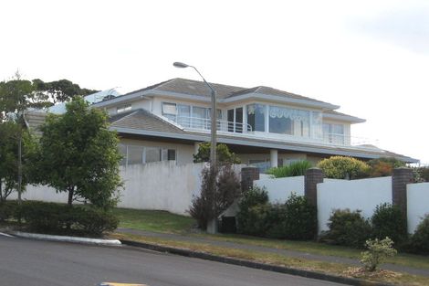 Photo of property in 75 Lagoon Way, West Harbour, Auckland, 0618