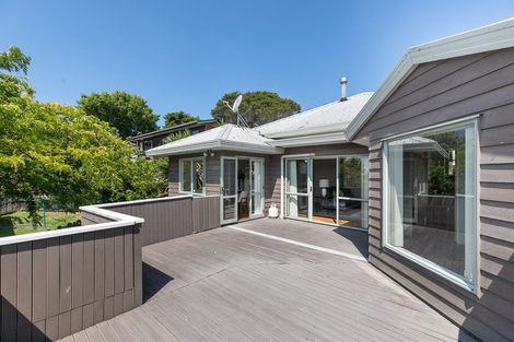 Photo of property in 23 Tyrico Close, Unsworth Heights, Auckland, 0632