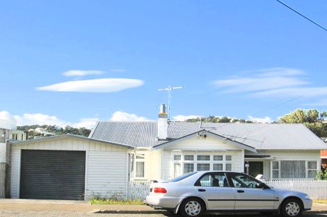 Photo of property in 80 Tauhinu Road, Miramar, Wellington, 6022