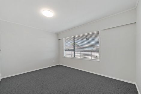 Photo of property in 37 Kirby Street, Glendene, Auckland, 0602