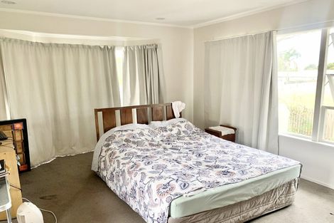 Photo of property in 33 Diana Drive, Glenfield, Auckland, 0627