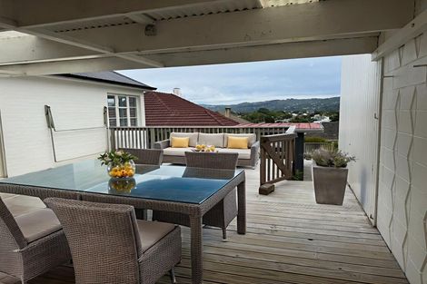 Photo of property in 198 Whites Line East, Waiwhetu, Lower Hutt, 5010