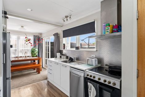 Photo of property in 7 Ryder Crescent, Levin, 5510