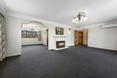 Photo of property in 14 King Charles Drive, Kingsley Heights, Upper Hutt, 5018