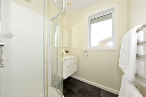 Photo of property in 5 Bendale Place, Avonhead, Christchurch, 8042