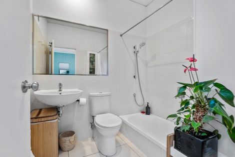 Photo of property in 28 Seaview Road, Otumoetai, Tauranga, 3110