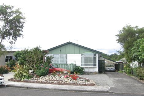 Photo of property in 5 Parera Grove, Heretaunga, Upper Hutt, 5018