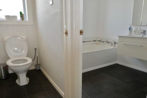 Photo of property in 28 Gorman Street, Macandrew Bay, Dunedin, 9014