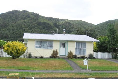 Photo of property in 13 Harvard Grove, Totara Park, Upper Hutt, 5018