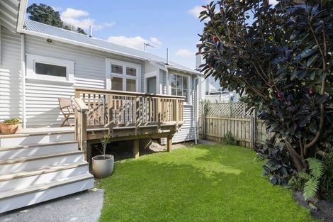 Photo of property in 171 Derwent Street, Island Bay, Wellington, 6023