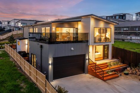 Photo of property in 3 Waitai Close, Long Bay, Auckland, 0630