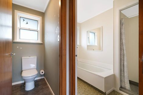 Photo of property in 34 Coniston Avenue, Te Atatu South, Auckland, 0610