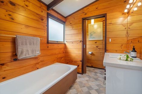 Photo of property in 3 Wigmore Crescent, Hahei, Whitianga, 3591