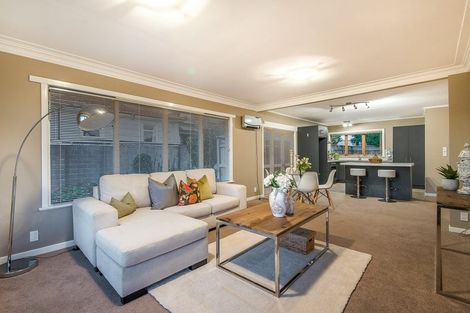 Photo of property in 1/16 Howard Road, Northcote, Auckland, 0627