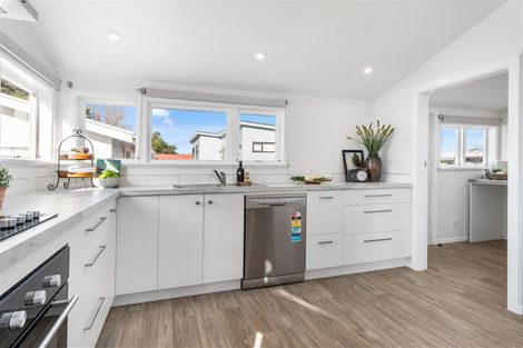 Photo of property in 135 Lincoln Road, Carterton, 5713