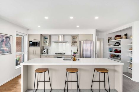 Photo of property in 4 Stonebridge Lane, Oxford, 7430