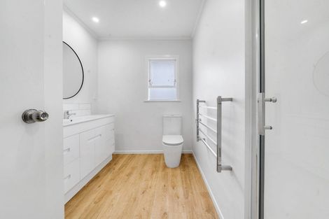 Photo of property in 468b Massey Road, Mangere East, Auckland, 2024