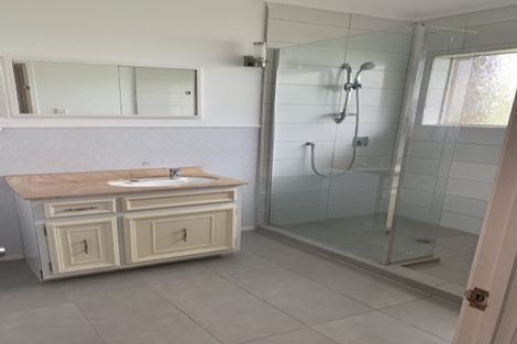 Photo of property in 4206 Great North Road, Glendene, Auckland, 0602