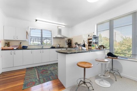 Photo of property in 586 Te Atatu Road, Te Atatu Peninsula, Auckland, 0610