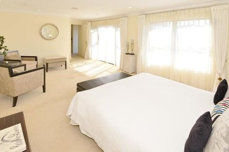 Photo of property in 17 Awaroa Road, Sunnyvale, Auckland, 0612