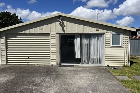 Photo of property in 41 Thornlow Street, Glendene, Auckland, 0602
