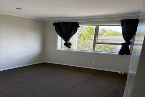 Photo of property in 224 Glamorgan Drive, Northcross, Auckland, 0630
